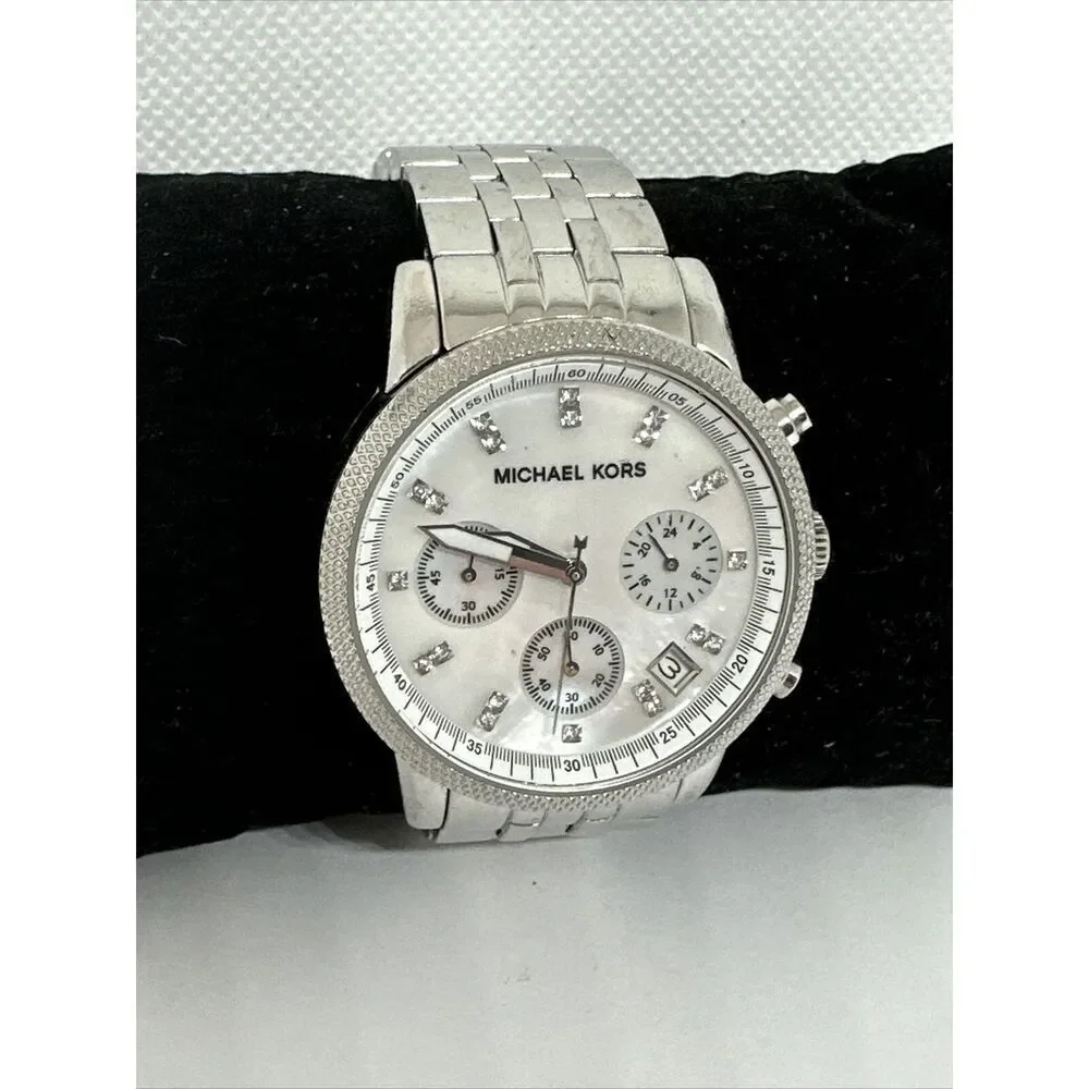 Michael Kors MK5020 Women's Silver Stainless Steel Analog Dial Wrist Watch NUL52